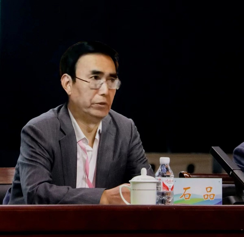 石品校长等参加在湖南文理学院召开的“地方资源·美术与设计教育”学术研讨会