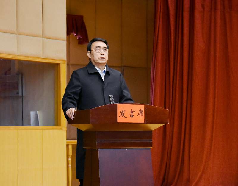 我校校长石品应邀出席中牟新区（中牟县）  教育大会并作主旨发言