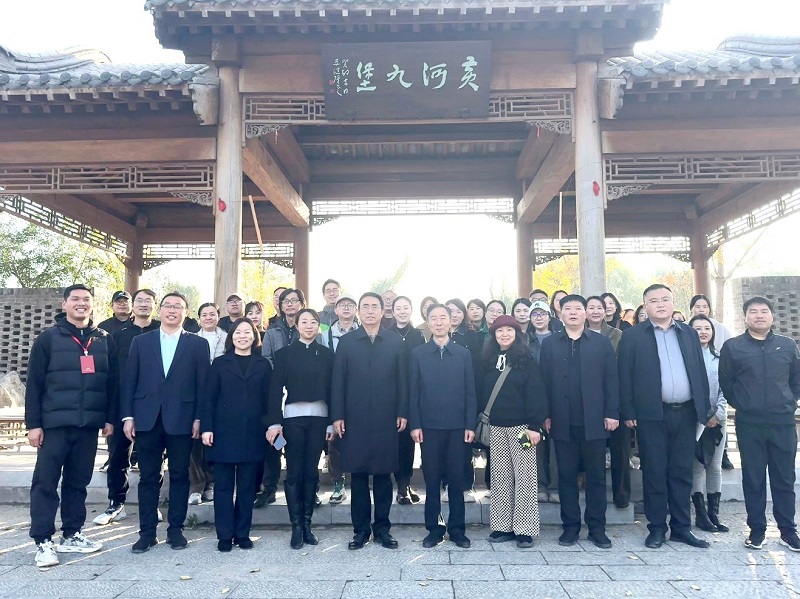 我校校长石品应邀出席中牟新区（中牟县）  教育大会并作主旨发言