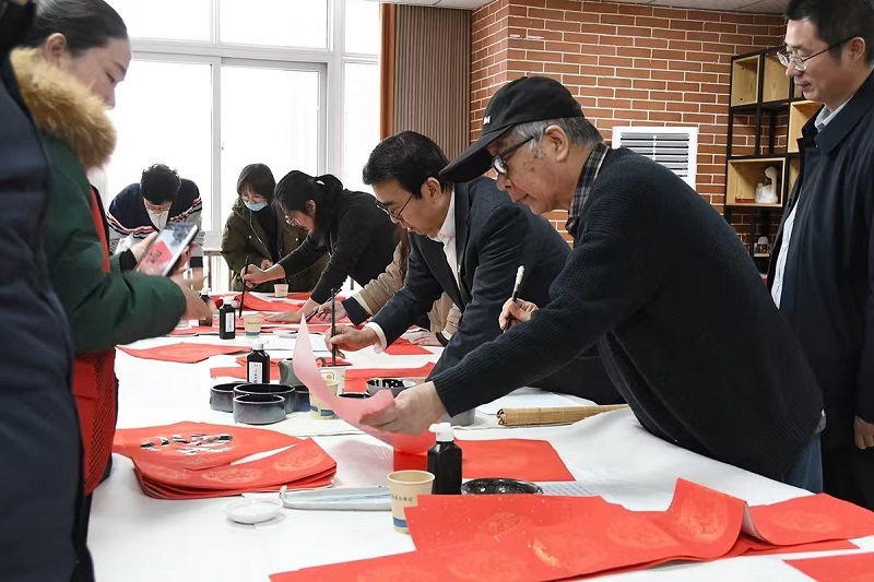 我校校长石品应邀出席中牟新区（中牟县）  教育大会并作主旨发言