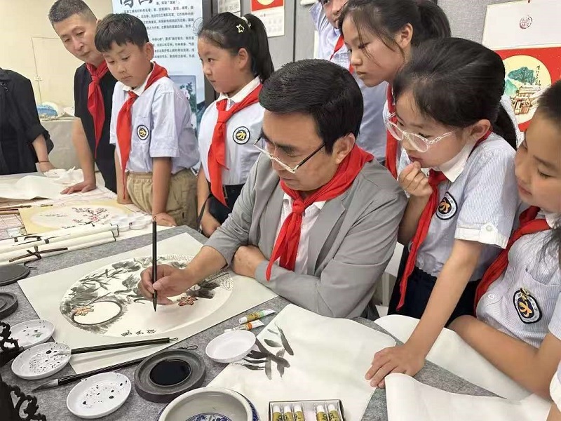 我校校长石品应邀出席中牟新区（中牟县）  教育大会并作主旨发言