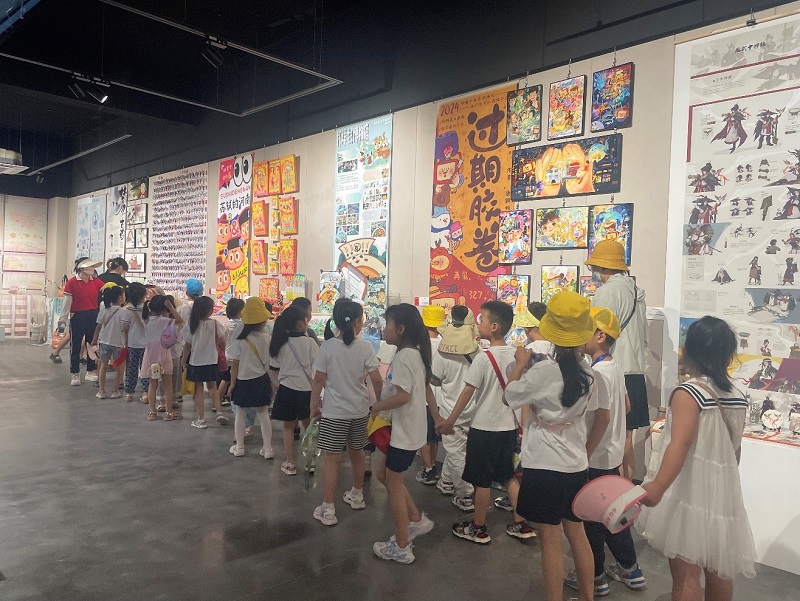 我校校长石品应邀出席中牟新区（中牟县）  教育大会并作主旨发言