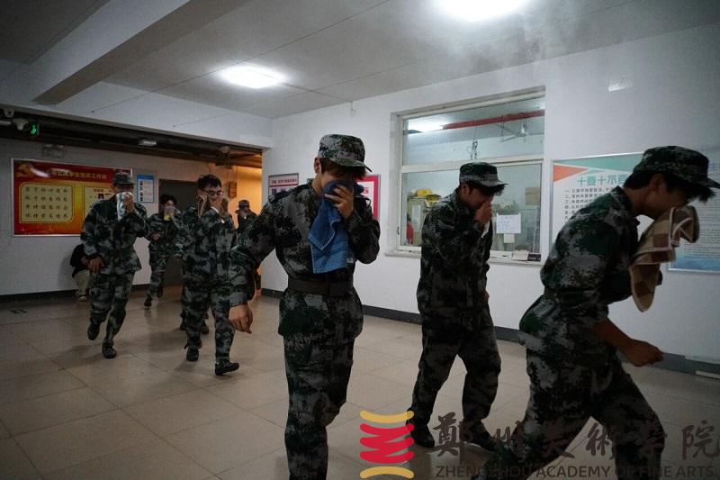 筑牢安全防线,守护校园平安——我校2025级学生消防安全教育系列活动圆满落幕 筑牢安全防线,守护校园平安——我校2025级学生消防安全教育系列活动圆满落幕