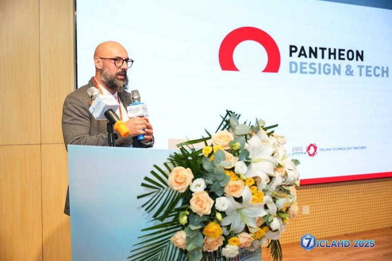 我校石品校长等参加在郑州大学举办的“第七届文学、艺术与人文发展国际学术会议” 我校石品校长等参加在郑州大学举办的“第七届文学、艺术与人文发展国际学术会议”