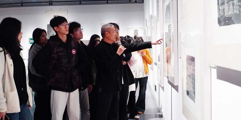 走出课堂 对话经典——我校书法专业师生赴河南省美术馆开展沉浸式书法研学 走出课堂 对话经典——我校书法专业师生赴河南省美术馆开展沉浸式书法研学