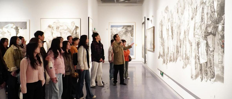 走出课堂 对话经典——我校书法专业师生赴河南省美术馆开展沉浸式书法研学