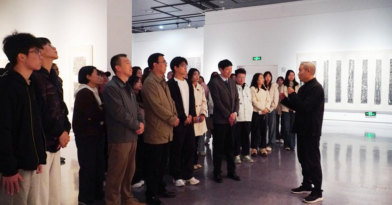 走出课堂 对话经典——我校书法专业师生赴河南省美术馆开展沉浸式书法研学 走出课堂 对话经典——我校书法专业师生赴河南省美术馆开展沉浸式书法研学