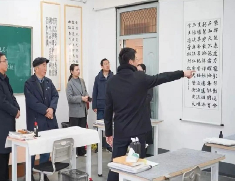 石品校长一行到郑州四禾美术学校参观调研
