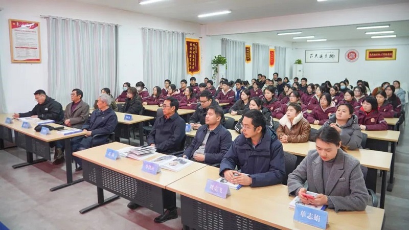 石品校长一行到郑州四禾美术学校参观调研