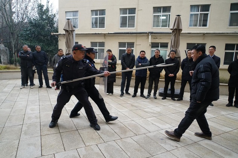 我校举行校园极端事件预防与处置专题讲座