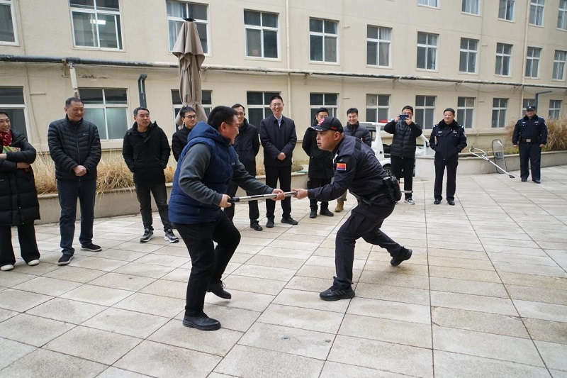 我校举行校园极端事件预防与处置专题讲座