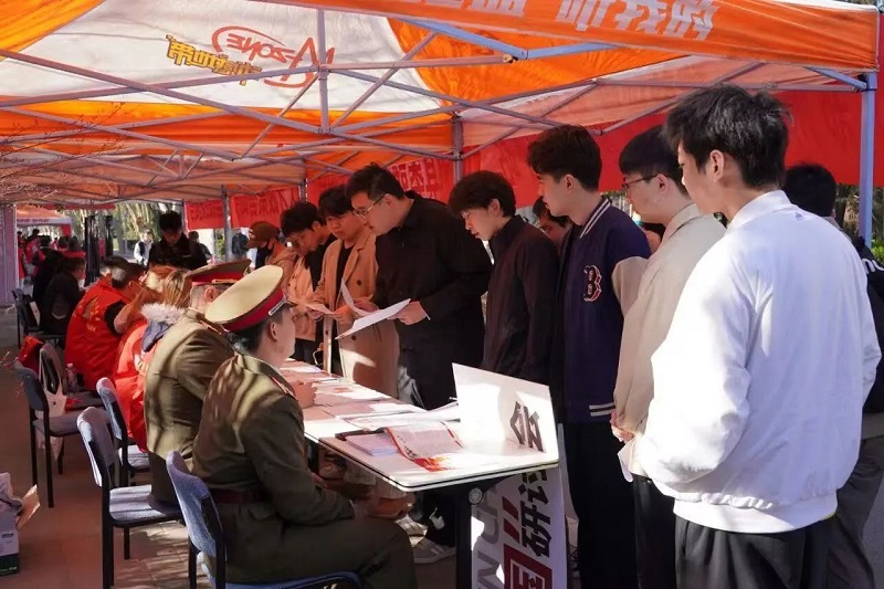 协同联动拓岗位，凝心聚力促就业 -- 我校成功举办2025年毕业生供需见面会