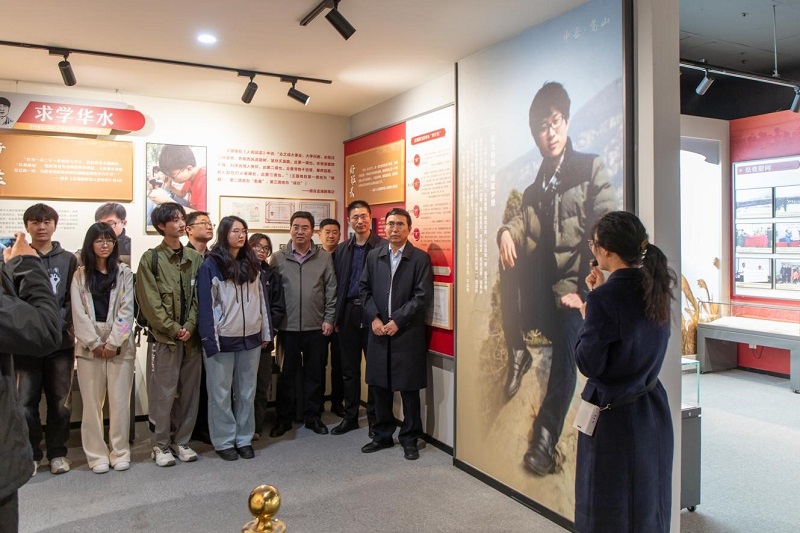 缅怀孟瑞鹏精神 书写青春新华章 ——太阳成集团tyc122cc师生代表赴华北水利水电大学开展主题教育活动