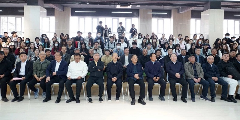 纪念红旗渠通水60周年|大渠青梦——张伟元红旗渠百大工匠版画艺术展暨作品捐赠仪式在我校举行