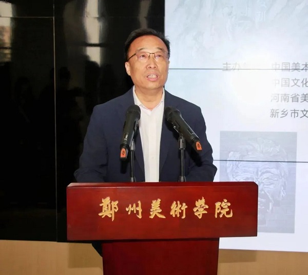 纪念红旗渠通水60周年|大渠青梦——张伟元红旗渠百大工匠版画艺术展暨作品捐赠仪式在我校举行