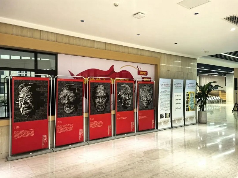 纪念红旗渠通水60周年|大渠青梦——张伟元红旗渠百大工匠版画艺术展暨作品捐赠仪式在我校举行