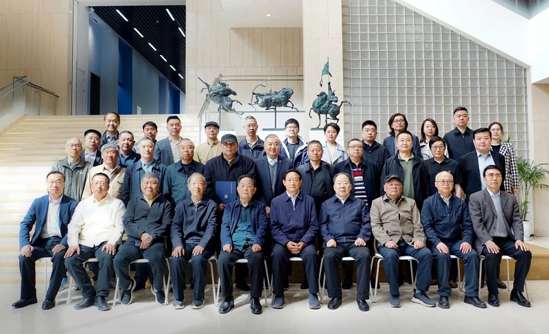 纪念红旗渠通水60周年|大渠青梦——张伟元红旗渠百大工匠版画艺术展暨作品捐赠仪式在我校举行