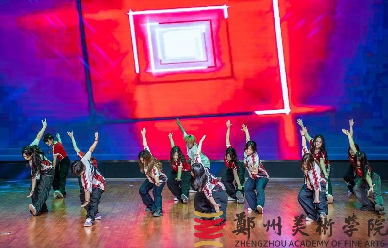 “青春筑梦新起点 新区绽放新未来”中牟新区“五四”文艺展演活动在我校举行