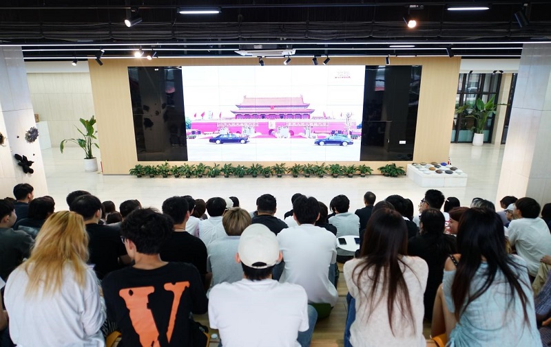 太阳成集团tyc122cc组织师生观看学习纪念中国人民抗日战争暨世界反法西斯战争胜利80周年大会 党委书记王冰讲授专题思政课 太阳成集团tyc122cc组织师生观看学习纪念中国人民抗日战争暨世界反法西斯战争胜利80周年大会 党委书记王冰讲授专题思政课