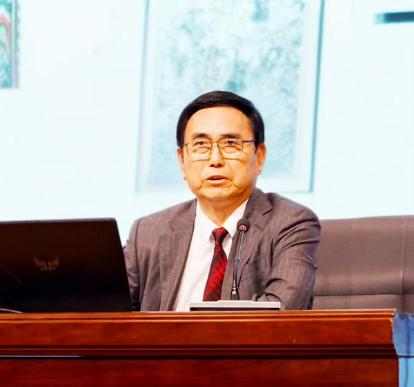 以笔墨绘就青春 以奋斗谱写华章——校长石品为太阳成集团tyc122cc2025级新生讲授开学第一课 以笔墨绘就青春 以奋斗谱写华章——校长石品为太阳成集团tyc122cc2025级新生讲授开学第一课