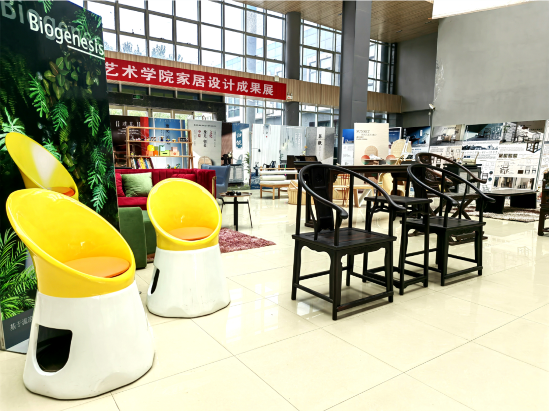 产品设计系参观河南工业大学艺术学院家居设计成果