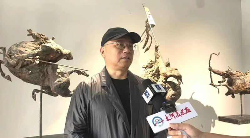 我校名誉教授王颖生绘画作品展在郑州美术馆隆重开幕