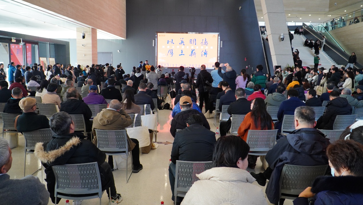 我校名誉教授王颖生绘画作品展在郑州美术馆隆重开幕