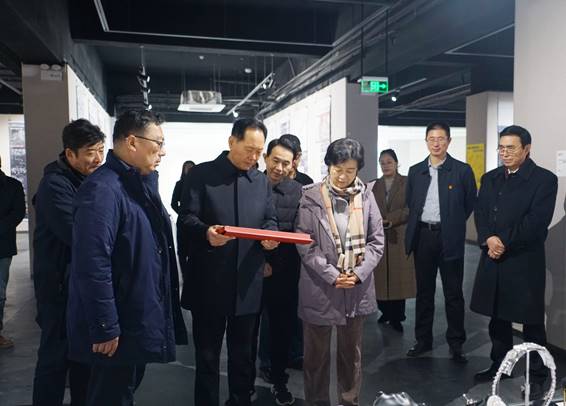 河南省关工委主任赵素萍一行到我校考察指导工作