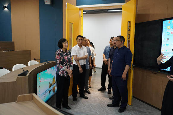 河南省教育厅本科高校信息化发展水平评估专家组莅校检查评估