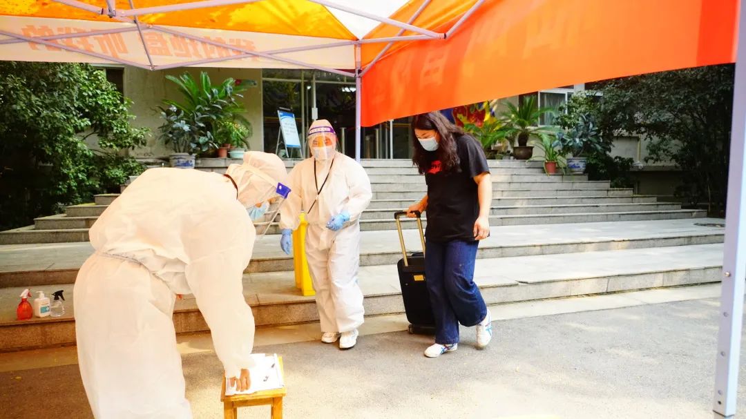 我集团开展秋季学期学生返校疫情防控应急演练