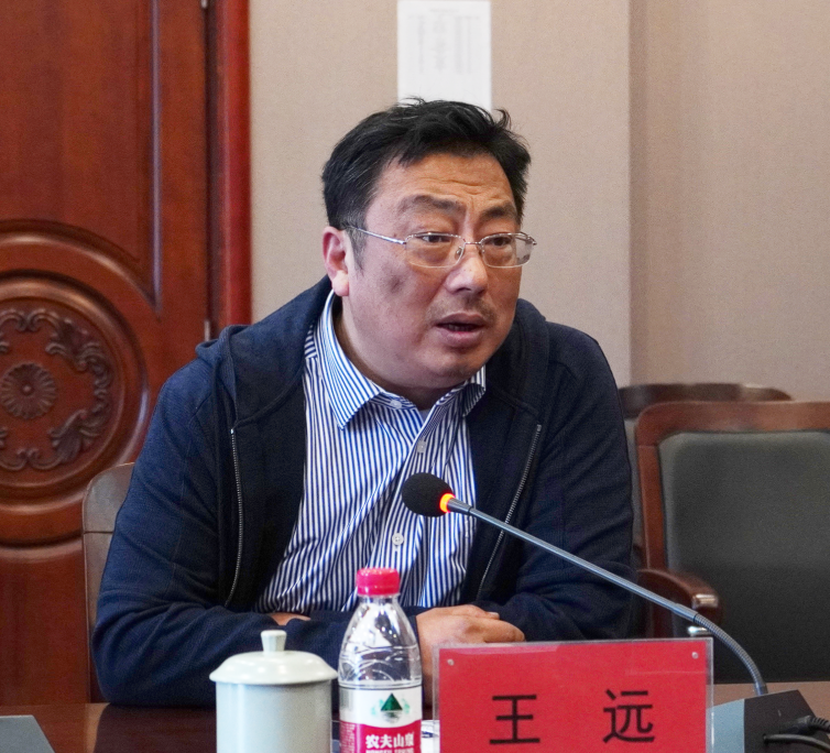 河南省美术馆馆长于会见一行莅临我集团调研指导工作