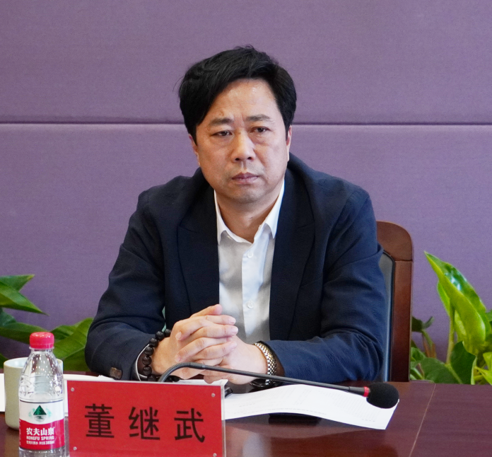 河南省美术馆馆长于会见一行莅临我集团调研指导工作