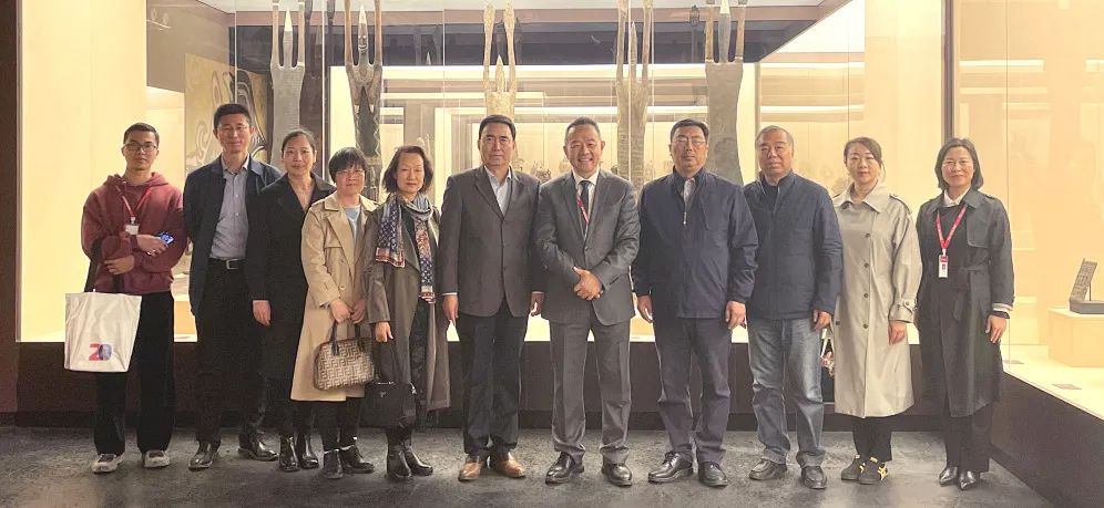 访企拓岗｜学院领导带队赴郑州大信家居有限公司考察调研