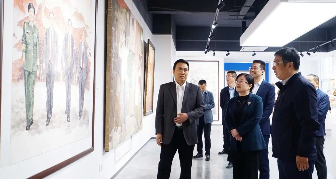 中牟县委书记丁文霞一行到我集团调研