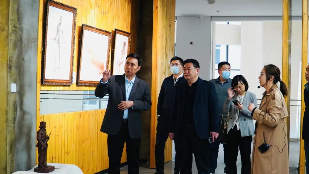 河南省教育厅高教处处长张水潮一行莅临我集团调研指导工作
