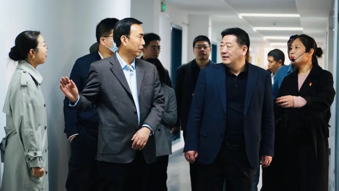 河南省教育厅高教处处长张水潮一行莅临我集团调研指导工作