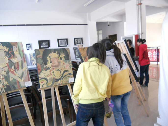 我集团成功举办壁画、漆画、版画学生作品展 我集团成功举办壁画、漆画、版画学生作品展