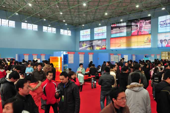 我集团毕业生参加郑州轻工业学院2011届毕业生供需见面会 我集团毕业生参加郑州轻工业学院2011届毕业生供需见面会