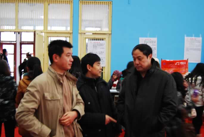 我集团毕业生参加郑州轻工业学院2011届毕业生供需见面会 我集团毕业生参加郑州轻工业学院2011届毕业生供需见面会