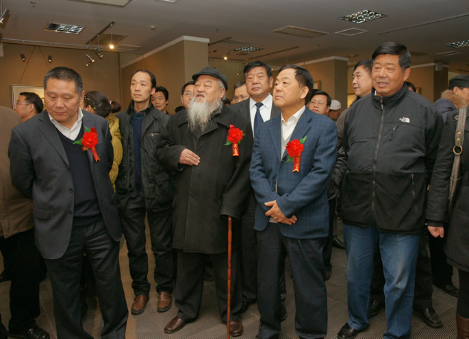 我集团名誉院长王威先生从艺60年画展在商都艺术馆举办 我集团名誉院长王威先生从艺60年画展在商都艺术馆举办