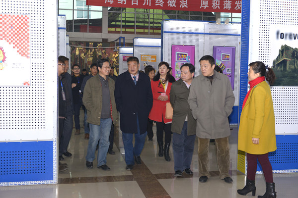 河南省教育厅艺术类本科专业实地评估专家组莅临我集团指导工作 河南省教育厅艺术类本科专业实地评估专家组莅临我集团指导工作