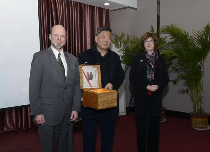 美国水牛城大学代表团一行莅临我集团参观访问 美国水牛城大学代表团一行莅临我集团参观访问