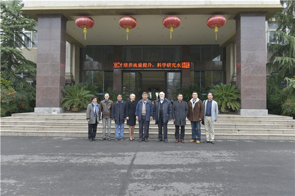俄罗斯特殊艺术学院首席副院长叶莲娜·布拉基列娃一行访问我集团 俄罗斯特殊艺术学院首席副院长叶莲娜·布拉基列娃一行访问我集团