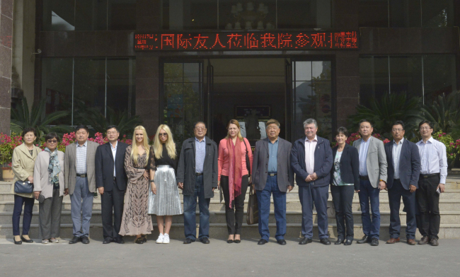 罗马尼亚考察团一行对我集团进行友好访问 罗马尼亚考察团一行对我集团进行友好访问