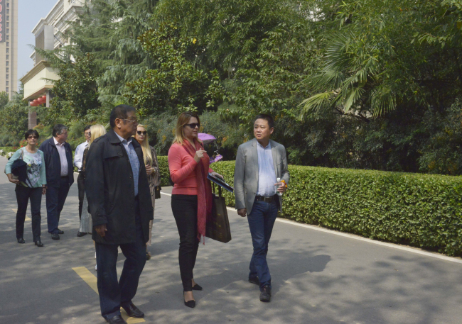 罗马尼亚考察团一行对我集团进行友好访问 罗马尼亚考察团一行对我集团进行友好访问