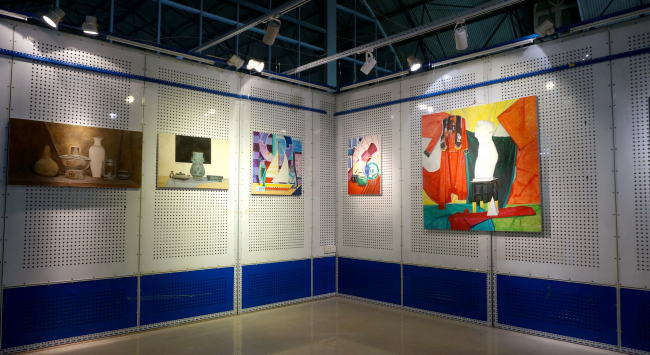 我集团俄罗斯外教维克多教授油画工作室作品展隆重开幕 我集团俄罗斯外教维克多教授油画工作室作品展隆重开幕