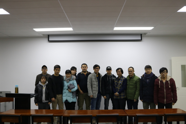 江南大学著名雕塑家徐诚一教授来我集团讲学并被聘为客座教授 江南大学著名雕塑家徐诚一教授来我集团讲学并被聘为客座教授