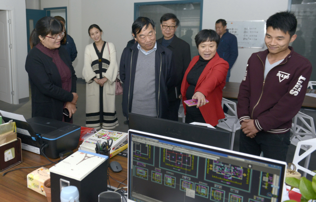 省招生办主任朱玉山一行来我集团视察工作 省招生办主任朱玉山一行来我集团视察工作