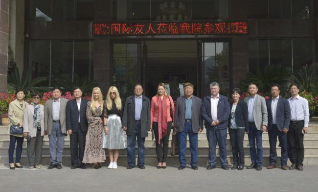 罗马尼亚考察团一行对我集团进行友好访问 罗马尼亚考察团一行对我集团进行友好访问