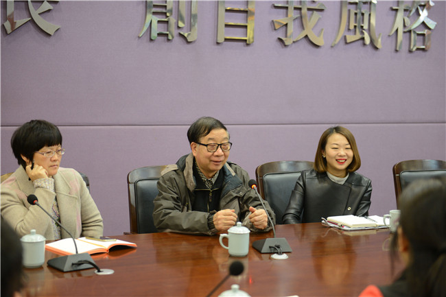 河南服装行业协会领导来访,共商校企合作新模式 河南服装行业协会领导来访,共商校企合作新模式